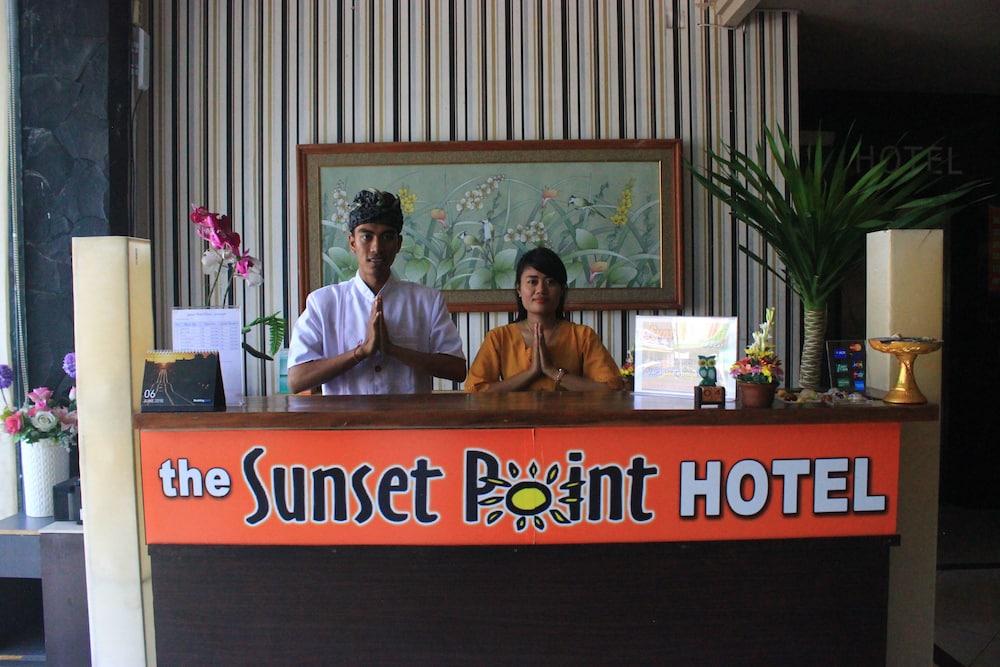 Reddoorz @ Sunset Point Seminyak Exterior foto