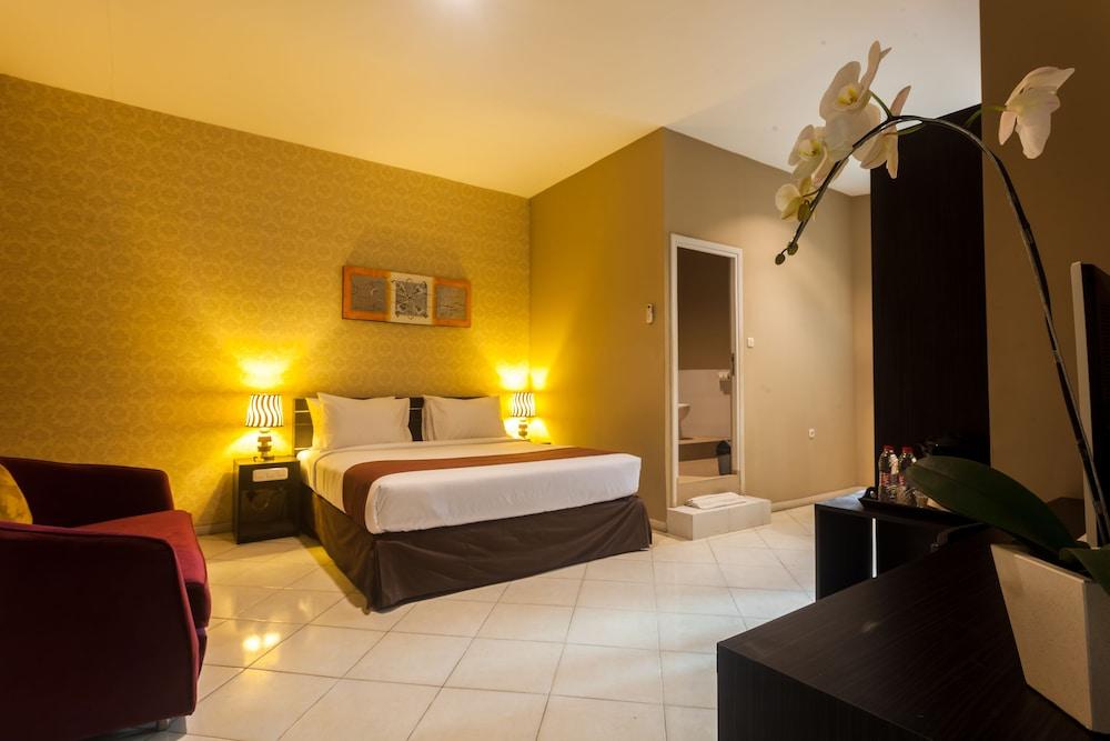 Reddoorz @ Sunset Point Seminyak Exterior foto