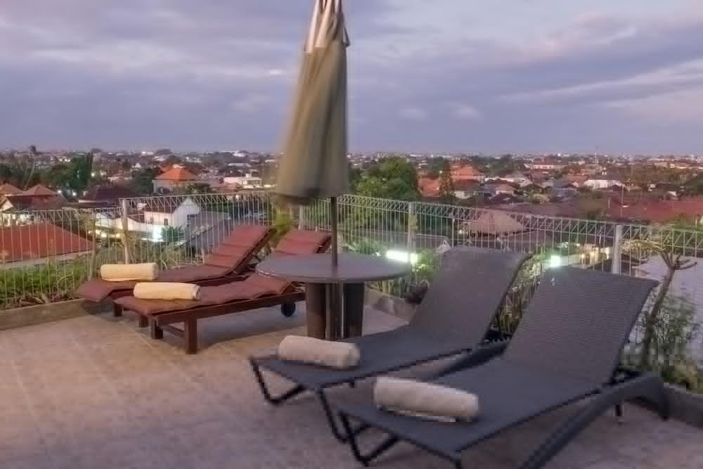 Reddoorz @ Sunset Point Seminyak Exterior foto