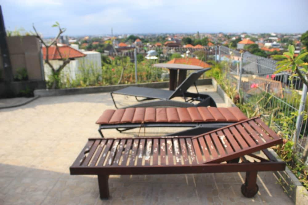 Reddoorz @ Sunset Point Seminyak Exterior foto